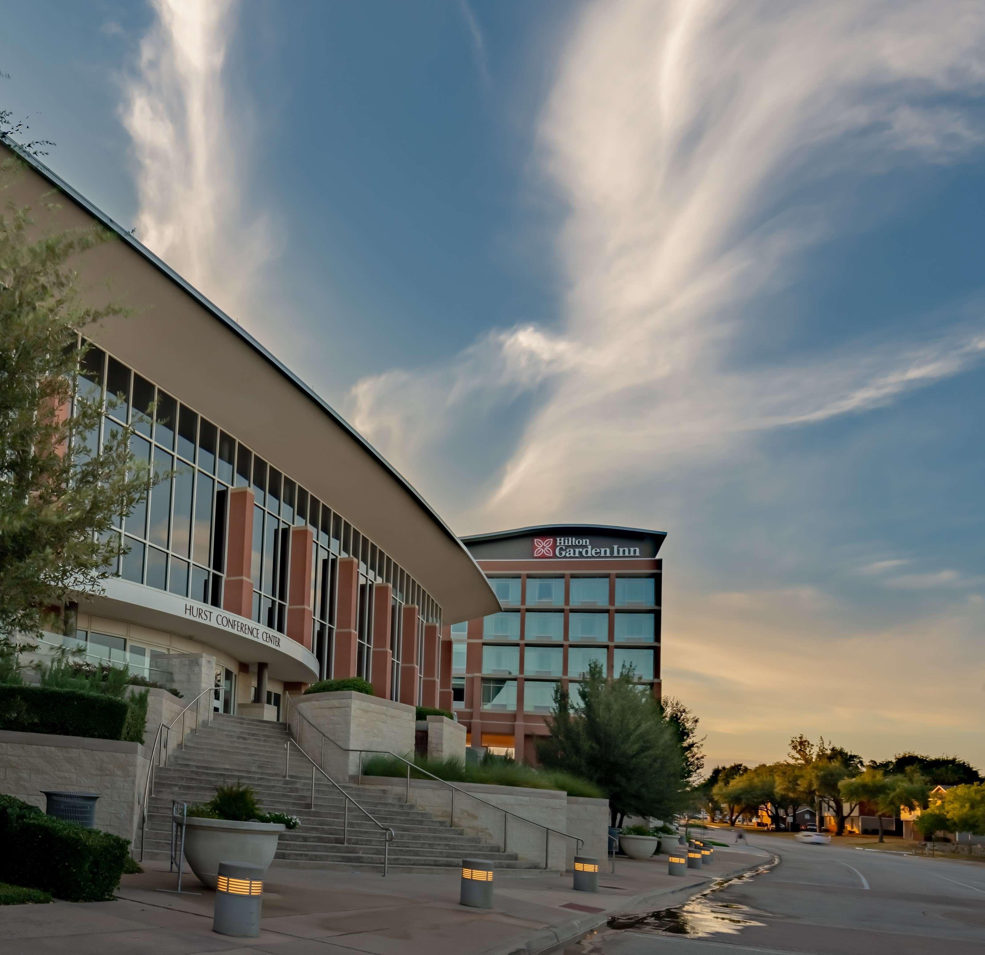 Hilton Garden Inn Dallas At Hurst Conference Center Bagian luar foto