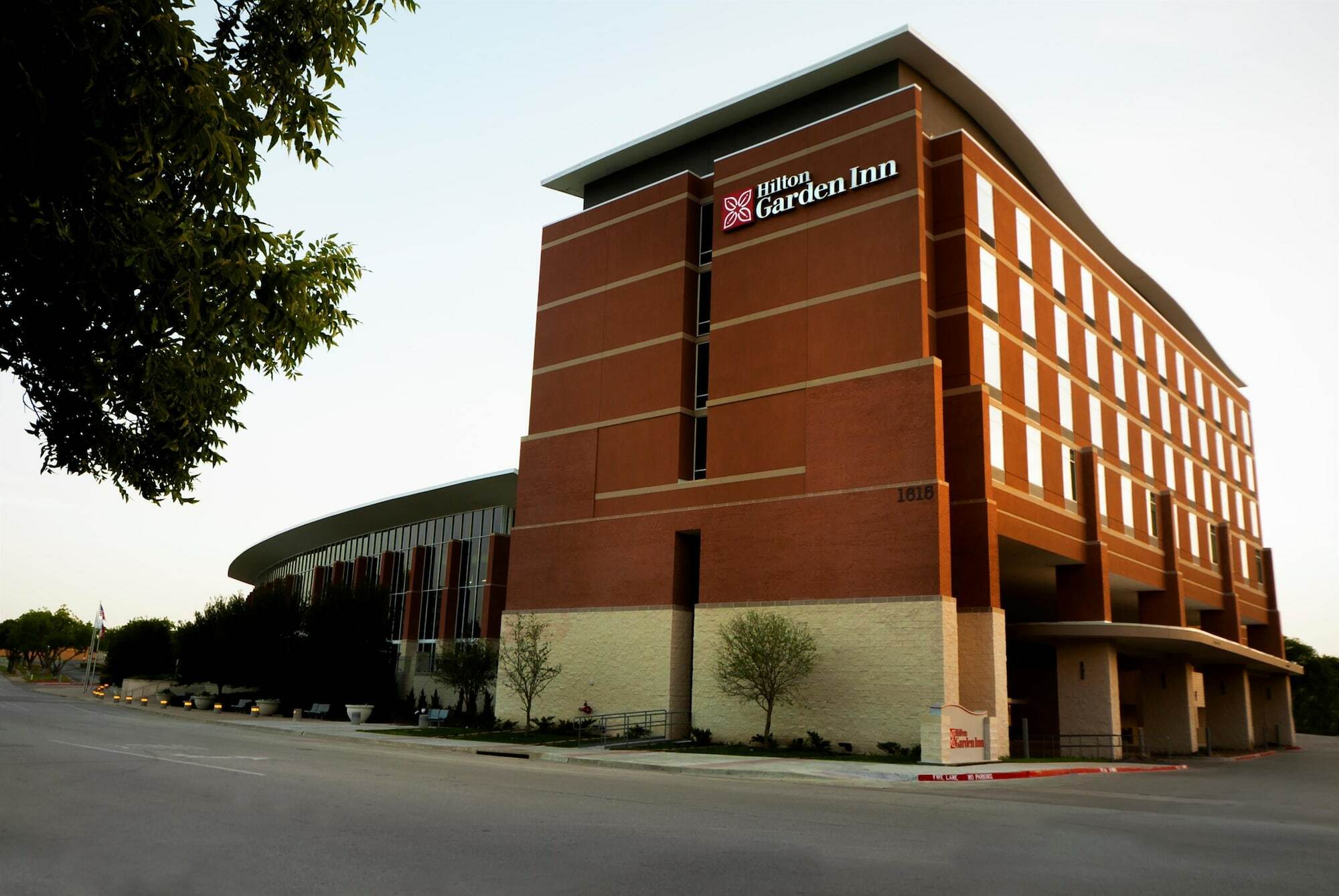 Hilton Garden Inn Dallas At Hurst Conference Center Bagian luar foto